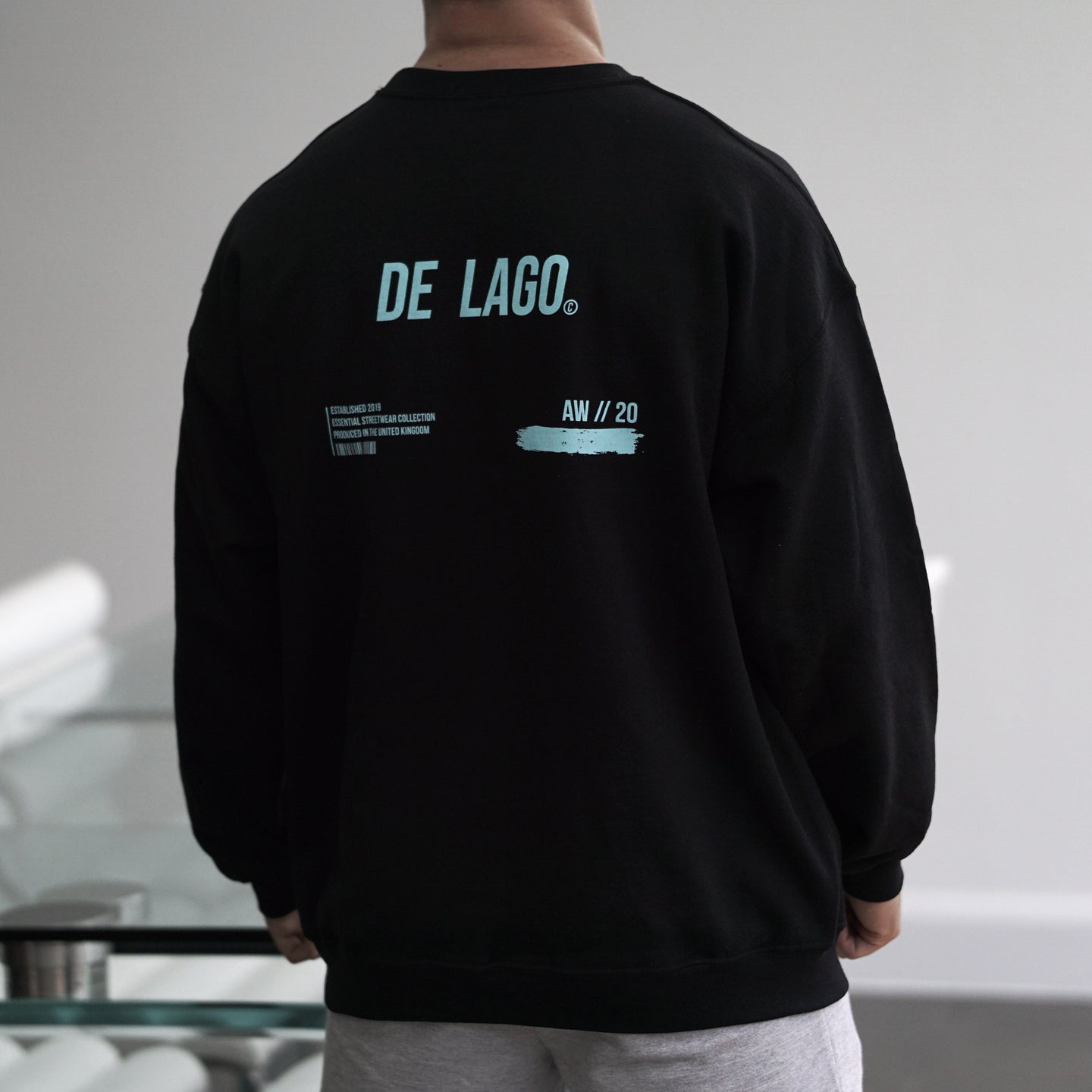 Essential Oversized Sweatshirt Black x Blue